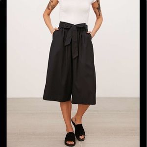 NWOT Alice x Urban Tie-Waist Culottes